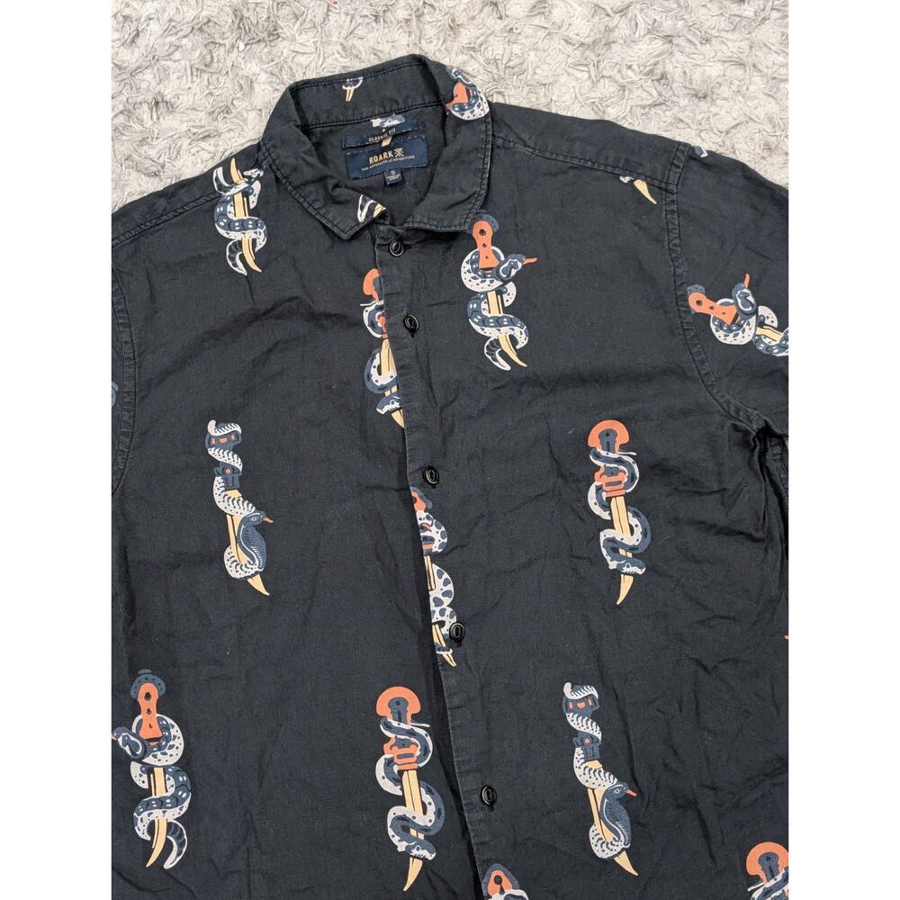 Roark Short Sleeve Button Up Shirt Men's Small Black Snakes Daggers Classic Fit